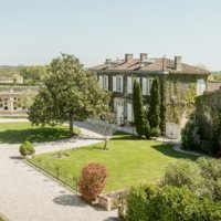 Courtyard of the Château Prieuré-Lichine - Wine Paths